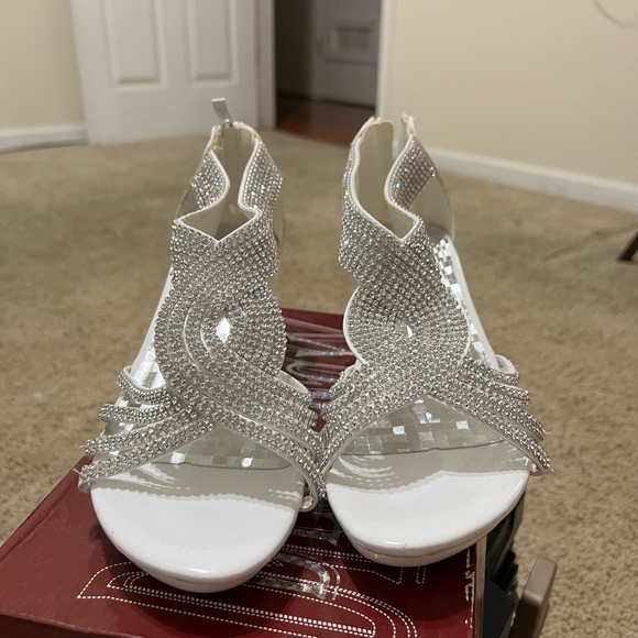 Shoes - Picture 3 of 3